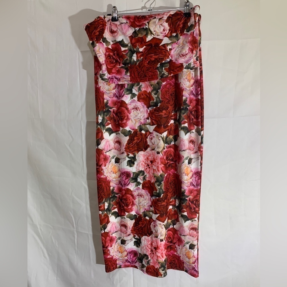 3/$28❤️Shein two piece multicolor floral print skirt, set size L